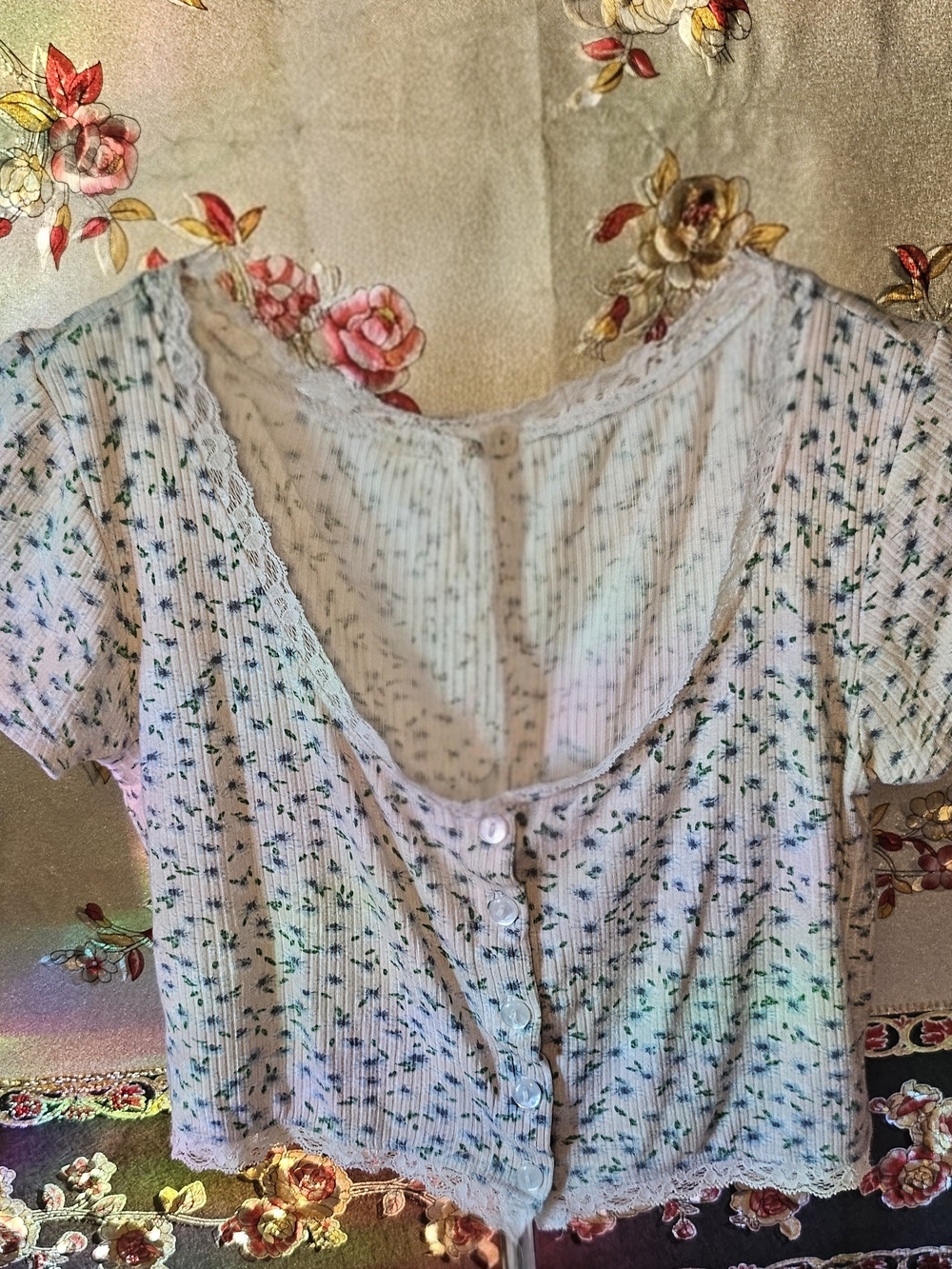 Aeropostal White Floral Lace-Trim Scoop Neck Button-Front Top